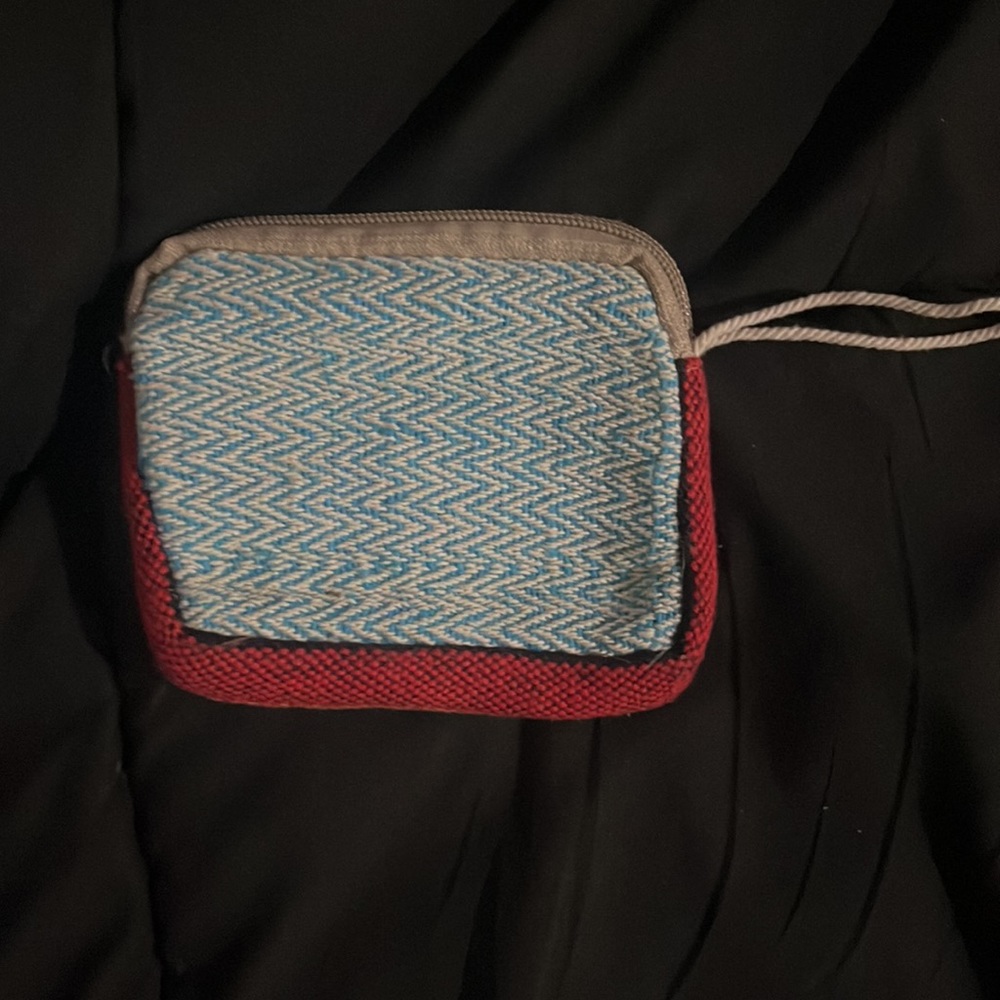 pouch - Picture 3 of 5